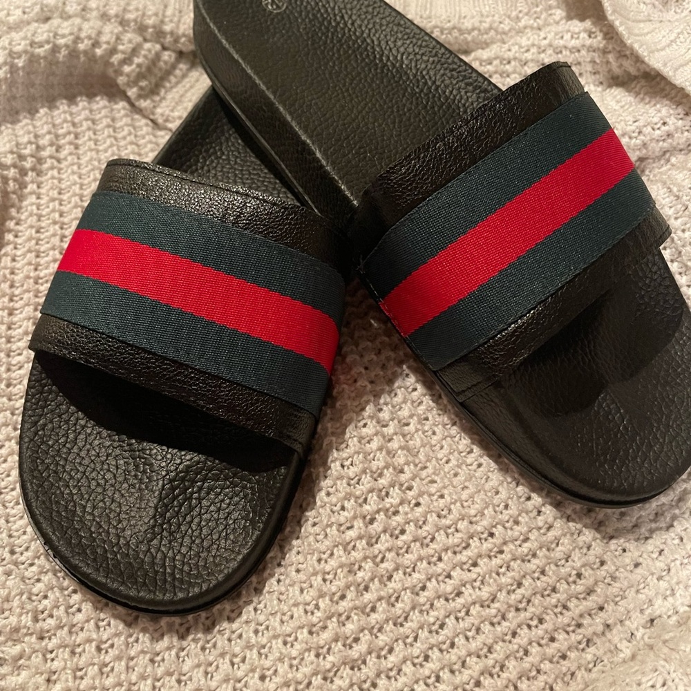 GUCCI SLIDES